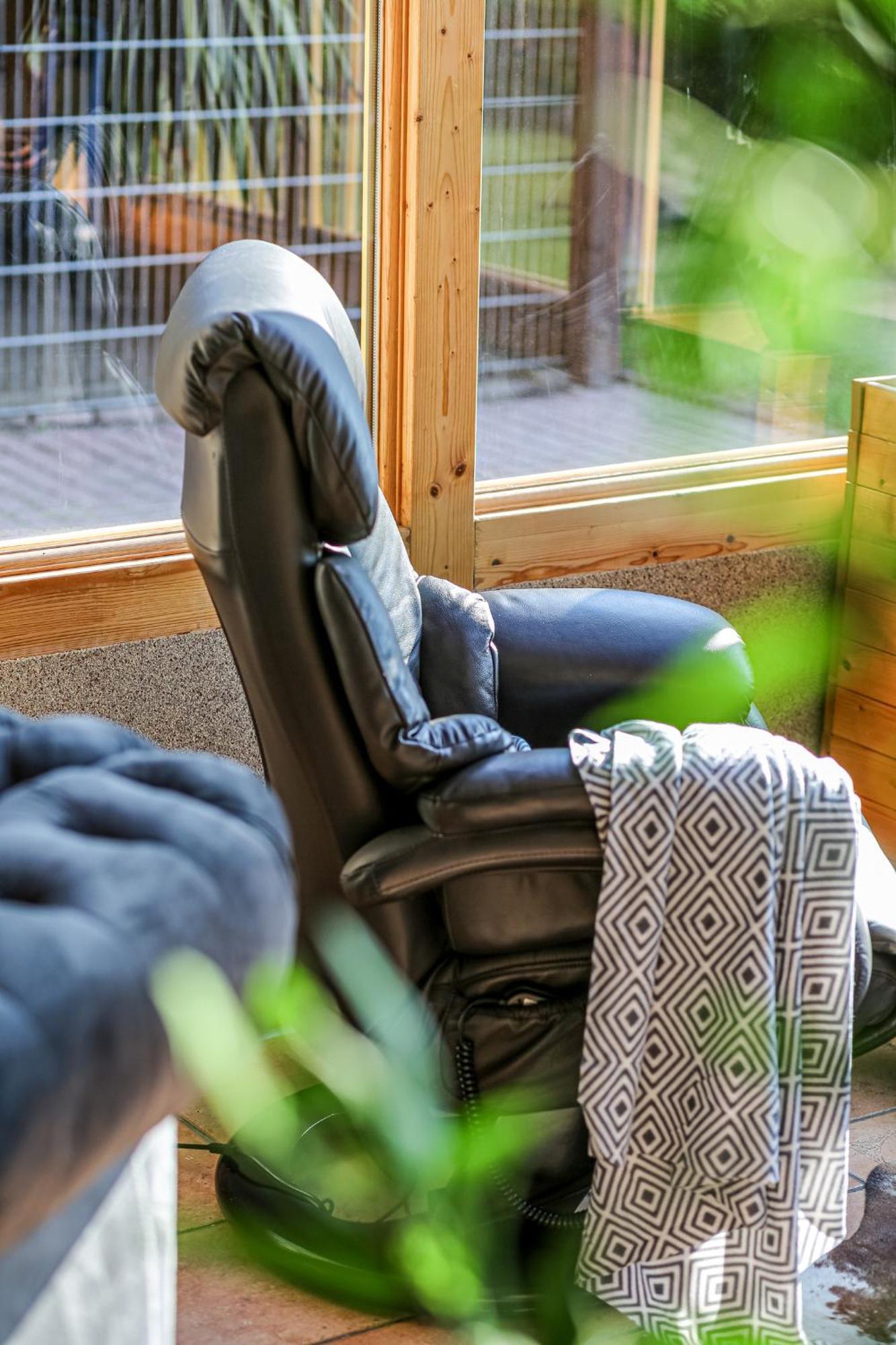 Wellnessparadies Mit Sauna Und Whirlpool 克拉科夫西 外观 照片
